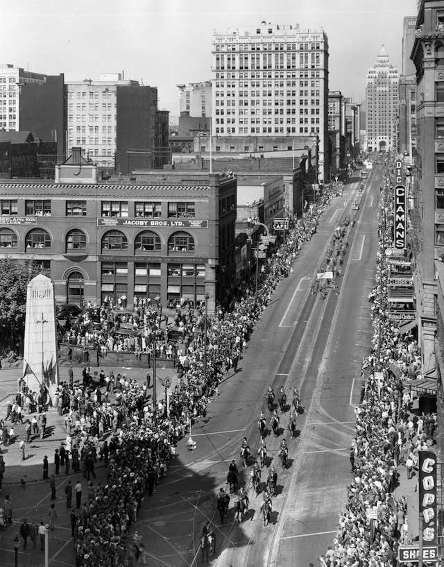 PNEParade1947